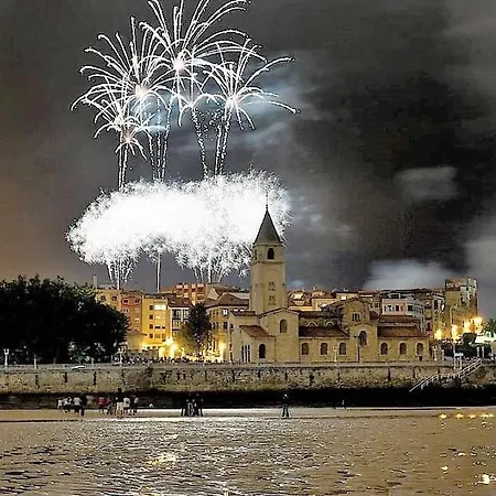 Atico En Cimadevilla Mirando Al Mar *