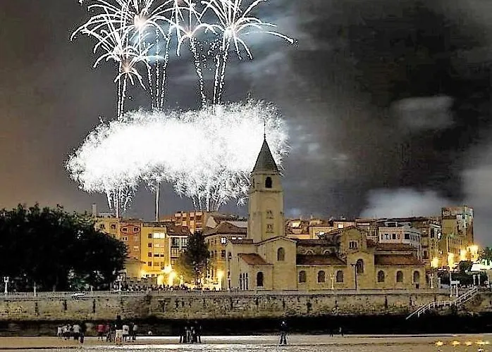 Atico En Cimadevilla Mirando Al Mar *